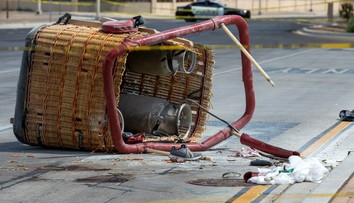 V Nemecku sa zrútil z výšky takmer pol kilometra teplovzdušný balón s piatimi ľuďmi