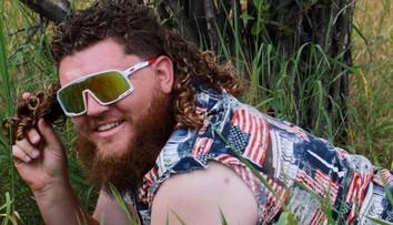 Vpredu biznis, vzadu párty. Súťaž nesmrteľných účesov ovládol muž s príznačným menom