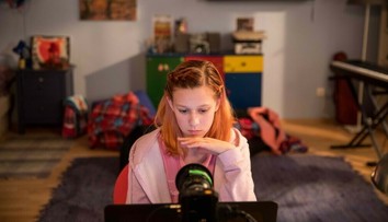 Herečka z filmu V sieti: Z vyše dvetisíc mužov na internete nechcel sexuálny kontakt iba jeden