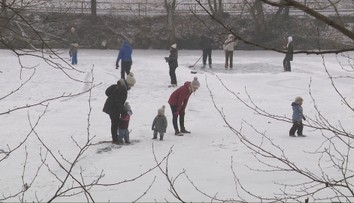Ľad nie je nikdy stopercentne bezpečný. Ministerstvo vnútra radí, čo robiť, ak začne pod ľuďmi praskať