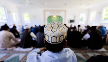 Blíži sa nezvládnuteľná katastrofa. Deti bežne nosia nože, celé rodiny podporujú Islamský štát, varuje berlínska charita