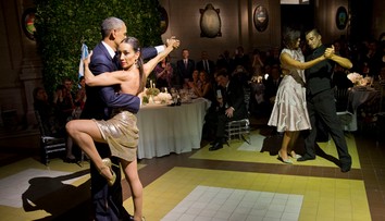 Obama sa ukázal v polohe, v akej ste ho ešte nevideli