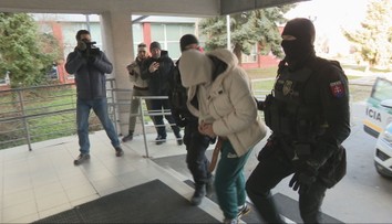 Súd rozhodol. Údajného člena bankomatovej mafie budú stíhať za mrežami