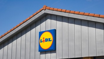 VIDEO: Bitka v predajni Lidl kvôli lacným slnečníkom. Konflikt medzi zákazníkmi si vyžiadal zásah polície