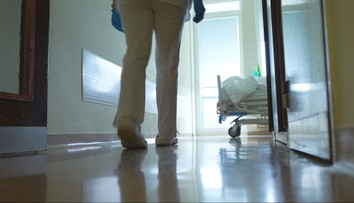 Mimoriadna pitva v Lučenci. Pre riziko smrteľného plynu asistovali chemici aj hasiči