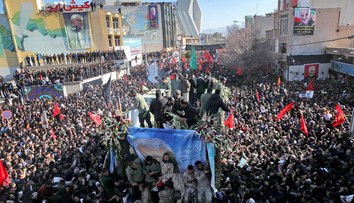 V tlačenici na Solejmáního pohrebe ušliapali na smrť najmenej 50 ľudí