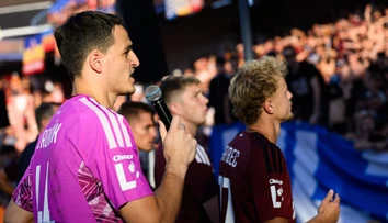 VIDEO: Slovenský brankár rastie v lídra Sparty. Pred plným kotlom obhajoval nenávideného spoluhráča