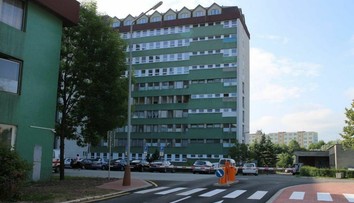 Tragédia v Poprade: Z nemocničného okna vypadlo dieťa, pád neprežilo