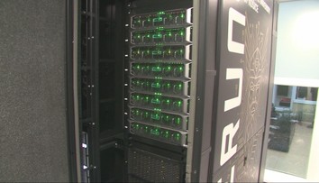 Zaberá tri miestnosti a ráta rýchlosťou blesku. V Košiciach spustili prvý slovenský superpočítač