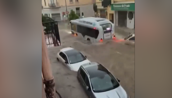 VIDEO: Francúzske mesto Cannes zasiahla prívalová povodeň. Brala so sebou všetko, čo jej prišlo do cesty