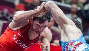 Slovenskú medailovú zbierku na ME v zápasení rozšíril Salkazanov. Spokojnosťou však nežiaril