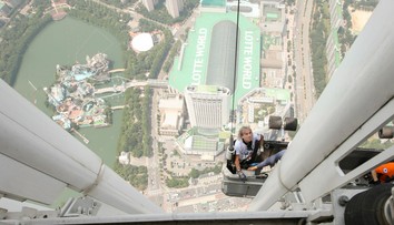 Francúzsky pavúčí muž sa pokúsil zliezť výškovú budovu v Soule