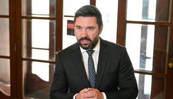 Odvolávanie Richarda Takáča sa odkladá, poslanci neboli uznášaniaschopní