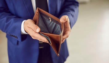 Slováci sa dostávajú do bankrotu. Varovný je najmä rast počtu jednej skupiny