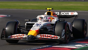 VIDEO: Na Veľkej cene Mexika takmer došlo k tragédii. Liam Lawson neveril vlastným očiam, FIA začala vyšetrovanie