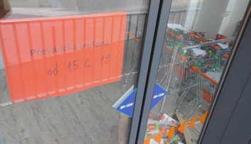 Podpísal za firmu CBA zmluvy a onedlho dostal výpoveď. Teraz sa mu veritelia vyhrážajú