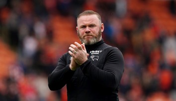 Vráti klub do Premier League? Rooney na novej trénerskej adrese