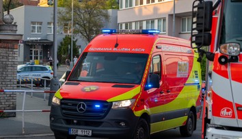 Šokujúce správanie českých záchranárov. Dievča cestou na psychiatriu nabádali k samovražde