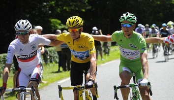 Drogoval v skrini, kým krajina volala jeho meno. Všetko vyjde na povrch, zastrája sa Saganov protivník z minulosti