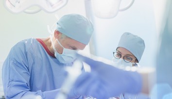 Na operáciu prišla s boľavým členkom. Po prebudení jej chýbali štyri zuby