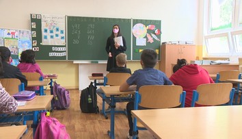 Mohli mať už od školy pokoj, namiesto toho pomáhajú deťom. V Raslaviciach vznikla pekná spolupráca