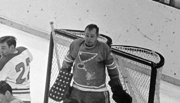Patril k absolútnej špičke. Zomrela brankárska legenda Glenn Hall