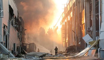 Ruské rakety opäť zasiahli Kyjev, hlásia obete aj zranené dieťa