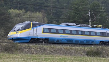 Vlaky pôjdu opäť normálne. ŽSR zrušili obmedzenie rýchlosti na tratiach zasiahnutých horúčavami