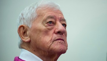 Súdny spor dvoch legiend slovenského hokeja sa skončil. Šťastný sa musí ospravedlniť Golonkovi