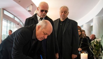 FOTO a VIDEO: Priatelia, rodina i verejnosť sa rozlúčili s Mariánom Geišbergom (†64)