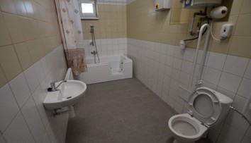 Ako často čistíte kúpeľňu? Štúdia ukázala, že kefky či sprchové hlavice ukrývajú mnoho vírusov