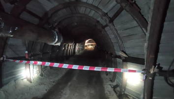 Veľké nešťastie vo vinárstve na východe Slovenska. V pivnici zasypalo štyroch mužov, jeden neprežil (†51)