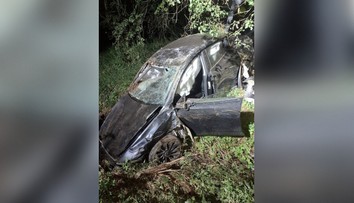 FOTO: Nočná nehoda na D1 na Liptove. Auto skončilo mimo cesty, diaľnicu museli čiastočne uzavrieť