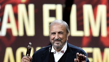 Zomrel francúzsky scenárista Jean-Claude Carriere (†89), spoluautor diela Neznesiteľná ľahkosť bytia