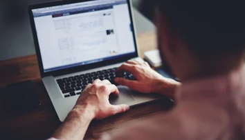 V skupinách na sociálnej sieti sa šírila detská pornografia