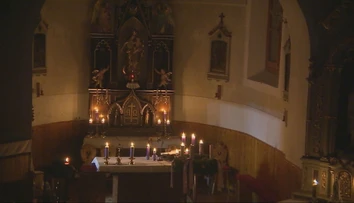 Kostol rozsvietili sviečky a lampáše. V Leviciach si pre adventnú rorátnu omšu pripravili zmenu
