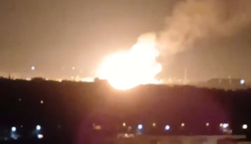 VIDEO: Ukrajinci vyslali na Moskvu stovky dronov. Masívne útočili aj raketami