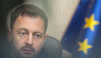 Premiér Heger sa nevzdáva a sľubuje, že príde s novou víziou pre Slovensko: Toto nie je koniec