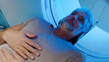 Umelá inteligencia odhalila nový znak stresu. Lekári ho vidia na bežných CT snímkach