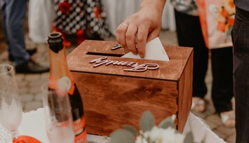 Svadobná obálka začína Slovákom robiť vrásky. Túto sumu dnes hostia dávajú najčastejšie