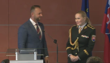 Bývalý policajný prezident na Maškarovej nenechal nitku suchú: Vyhodil som ju ako prvú, nemá ani na uniformu