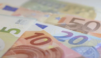 Zabudnite na tie isté peniaze. Štát už po novom vypláca dávku, ktorá sa týka tisícov Slovákov