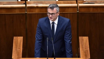Predseda Ústavného súdu prvýkrát vystúpil verejne a vyzval poslancov, aby zvolili kandidátov