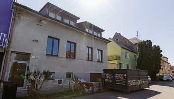 Česká polícia zaistila bitcoiny ministerstva, ktoré mu daroval usvedčený zločinec. Bývalý díler skončil v putách