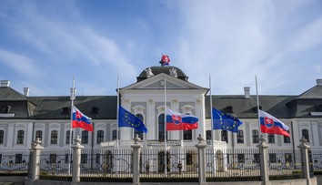 V sobotu bude na Slovensku štátny smútok. Prečítajte si, ako je to s oslavami či so športovými podujatiami