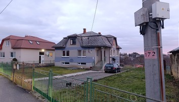 V rodinnom dome v okrese Trebišov objavili mŕtvu ženu (†38). Lekár údajne nevylúčil cudzie zavinenie