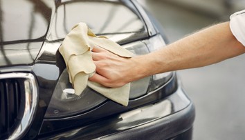 Auto by sme mali umývať aj v zime. Pozrite sa, ako na to, aby sme mu viac neuškodili
