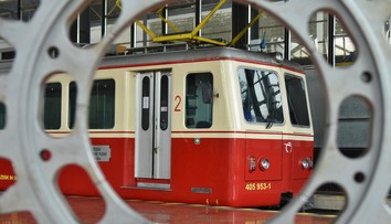 Na trať ozubnicovej železnice spadol strom. Cestujúcich vozí náhradná doprava