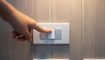 Stovky domácností v Trnavskom a Žilinskom kraji bude cez týždeň bez elektriny