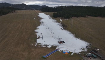 Zima na Slovensku vo veľkom trucuje. Väčšina lyžiarskych stredísk sa ešte len chystá na otvorenie sezóny